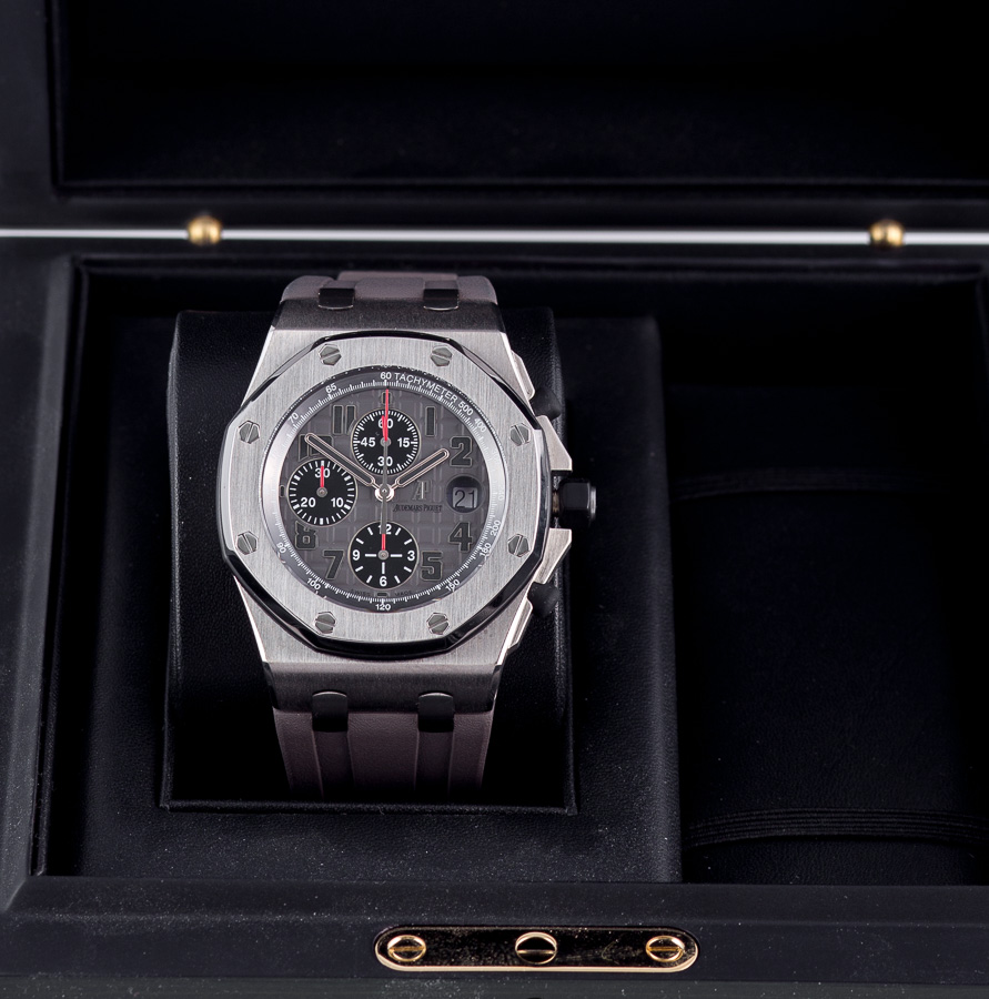 Royal oak hot sale offshore titanium